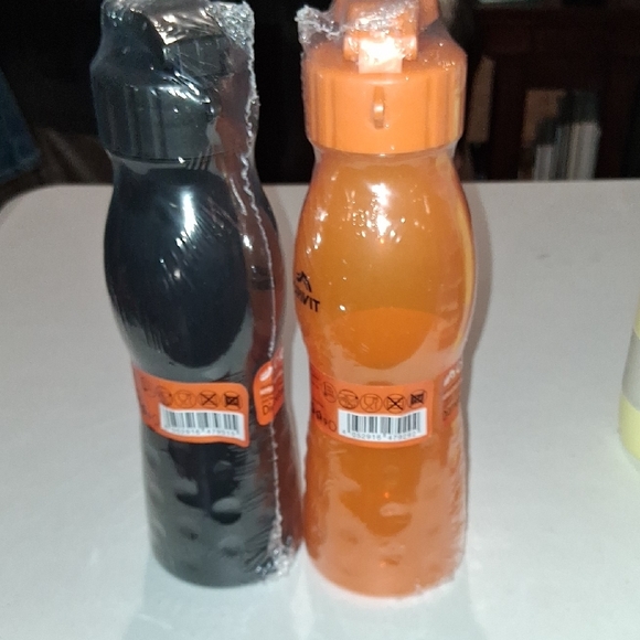 NWT Crivit Black & Orange Water Bottles - Picture 4 of 4